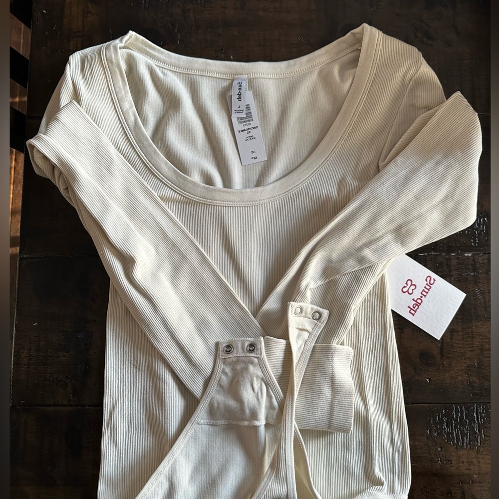 Aritzia Sun-deh ribbed bodysuit